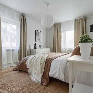 Budget Comfort On Trendy Soedermalm Apartament